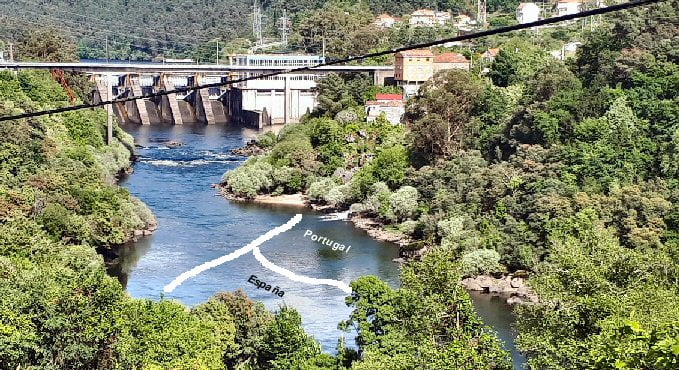 Caos en la ribera del río Miño,  urge acondicionar un área de autocaravanas